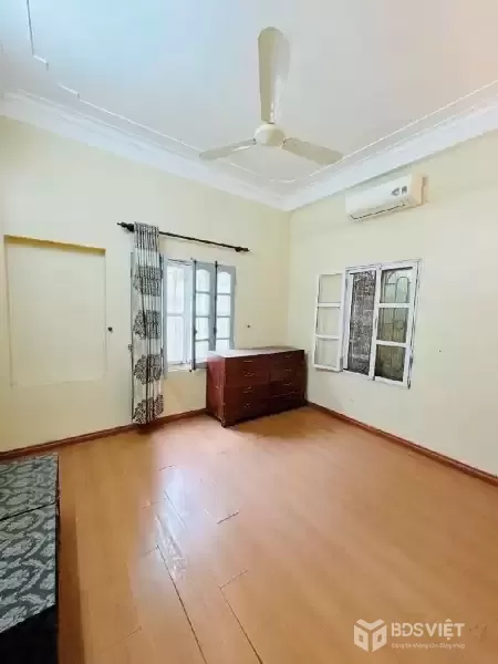 Bán nhà Văn Tiến Dũng 38m2, 5 tầng, ô tô đỗ cửa, gần Đại học Mỏ Địa chất