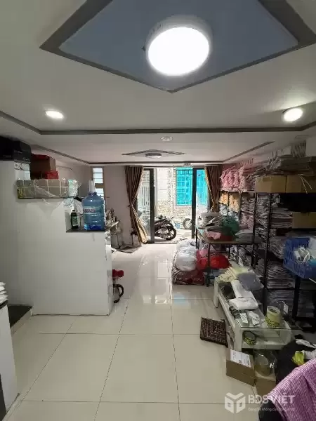 Bán nhà 2 tầng đẹp 30m² (5x6), Ngay Bình Long, gần Ngã Tư Bốn Xã, chỉ hơn 3 tỷ