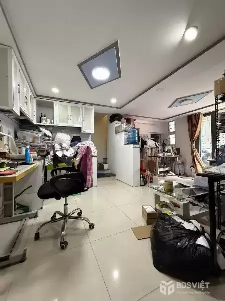 Bán nhà 2 tầng đẹp 30m² (5x6), Ngay Bình Long, gần Ngã Tư Bốn Xã, chỉ hơn 3 tỷ