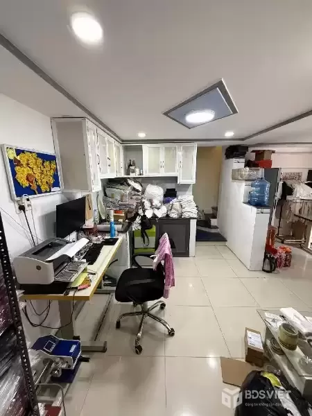 Bán nhà 2 tầng đẹp 30m² (5x6), Ngay Bình Long, gần Ngã Tư Bốn Xã, chỉ hơn 3 tỷ