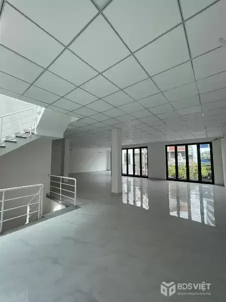 cho thuê nhà mặt tiền nguyên căn đường lê đinh thám giao duy tân 3 tầng dt 600 m2