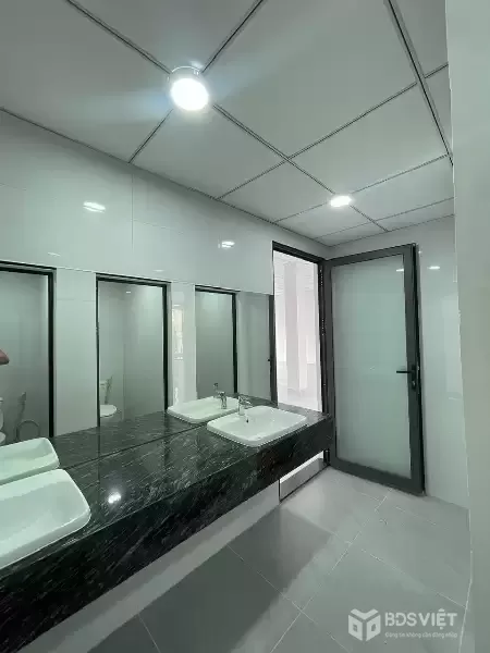cho thuê nhà mặt tiền nguyên căn đường lê đinh thám giao duy tân 3 tầng dt 600 m2