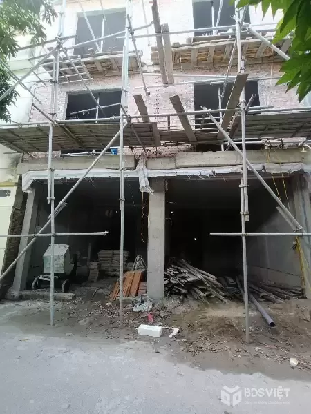 NHÀ ĐẸP XÂY MỚI, 5 TẦNG  - THANG MÁY - LONG BIÊN 8.2 TỶ