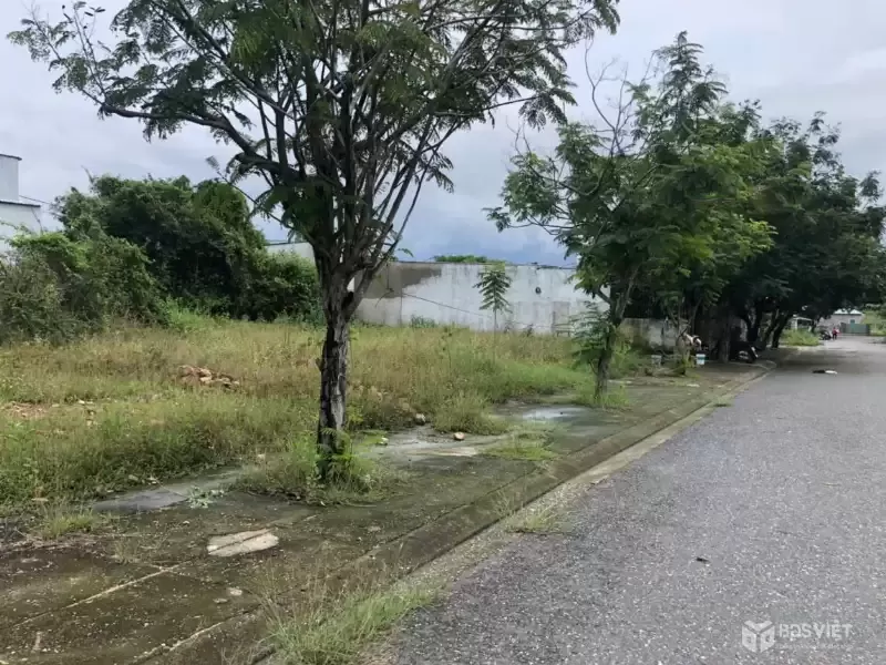BÁN ĐẤT ĐƯỜNG 13M KHU TĐC ĐẤT LÀNH - VĨNH THÁI - DT: 72m2 ngang 4,5m lô sạch k hố ga dây điện - Hướng : Đông Nam