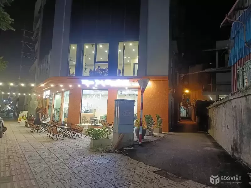 Nhà đẹp dân xây 3 tầng, ngõ ô tô 7 chỗ thông, ngõ nông ngắn.