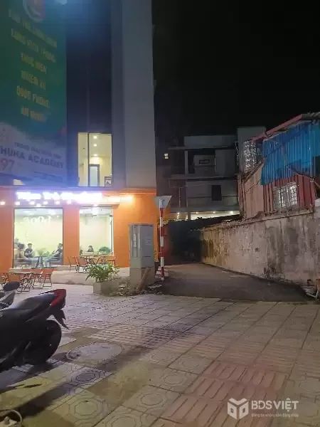 Nhà đẹp dân xây 3 tầng, ngõ ô tô 7 chỗ thông, ngõ nông ngắn.