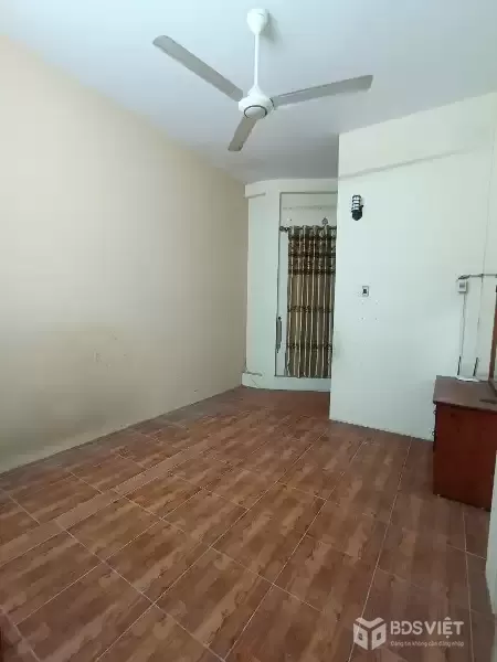 Nhà đẹp dân xây 3 tầng, ngõ ô tô 7 chỗ thông, ngõ nông ngắn.