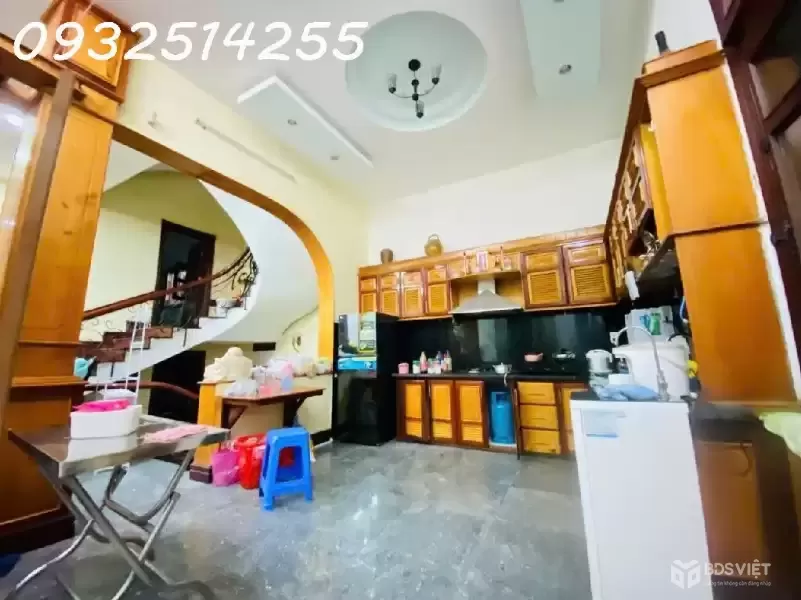 Biệt Thự Gần Thăng Long, Cẩm Lệ, Đà Nẵng. DT 421m2, 3 tầng, 7PN, giá 25.5 tỷ, Sổ Đỏ. LH: 0932514255