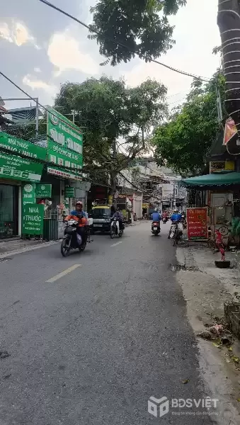 LÔ GÓC - MẶT PHỐ - MẶT TIỀN KHỦNG NGỌC THỤY LONG BIÊN CHỈ NHỈNH 6 TỶ