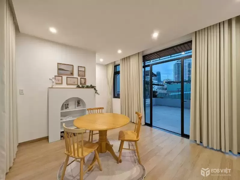 Bán nhà mặt phố Võ Nguyên Giáp, Ngũ Hành Sơn, Đà Nẵng. DT 140m2, 3 tầng, 4PN, Sổ Đỏ. Giá 33 tỷ. LH: 0932514255