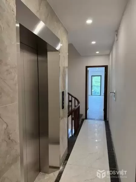 NGÕ THÔNG - Ô TÔ TRÁNH NHÀ ĐẸP 5 TẦNG MỚI, FULL NỘI THẤT - KINH DOANH LONG BIÊN