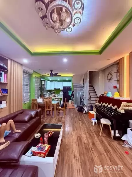 Bán nhà mặt phố Hoàng Quốc Việt 52m2, 6 tầng, mặt tiền 5.2m, kinh doanh đỉnh