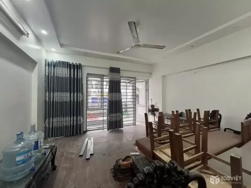Bán gấp nhà mặt phố Hoàng Quốc Việt 54m2, 6 tầng, mặt tiền 5.5m
