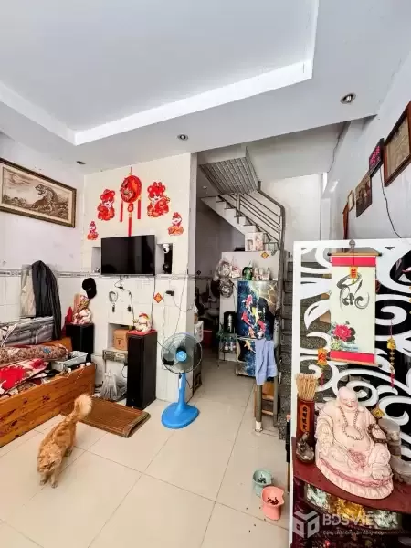 Bán nhà 3 tầng đẹp, 32m² (4x8), hẻm xe tải, Ngay Bình Long, Nguyễn Sơn, chỉ hơn 3 tỷ