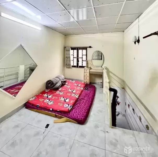 Bán nhà 2 tầng, 26m² (3.2x8) Lê Đình Cẩn, Sát khu VIP Tên Lửa, chỉ 990 triệu