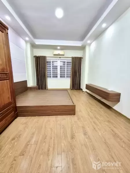 CẦU GIẤY DT 35M-7,9 TỶ,GẦN PHỐ,GẦN HỒ,NGÕ THÔNG,NHÀ DÂN XÂY ĐẸP,SỔ ĐỎ HOA HẬU