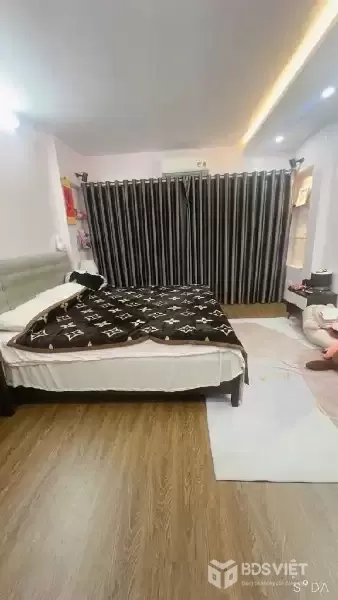 DƯƠNG QUẢNG HÀM 40M x5 TẦNG GIÁ 11,3 TỶ,NGÕ THÔNG,NHÀ ĐẸP Ở NGAY