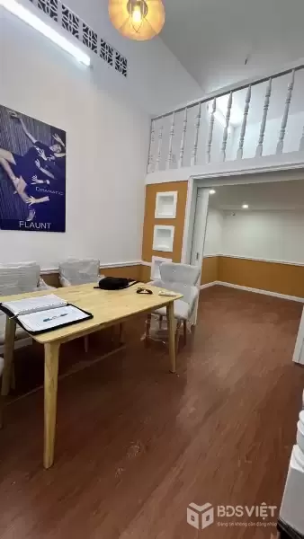 Bán Chung cư Nguyễn CHí Thanh, 40m2 3PN, ngay ngã 6 Nguyễn Tri Phương chỉ hơn 1 tỷ