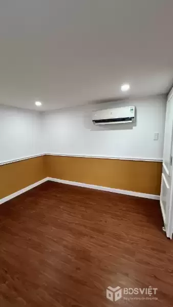 Bán Chung cư Nguyễn CHí Thanh, 40m2 3PN, ngay ngã 6 Nguyễn Tri Phương chỉ hơn 1 tỷ