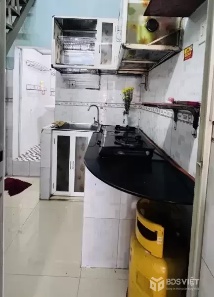 Bán căn hộ Hà Tôn Quyền, 27m2 có lửng, 3PN, gần Hồng Bàng, chỉ hơn 1 tỷ