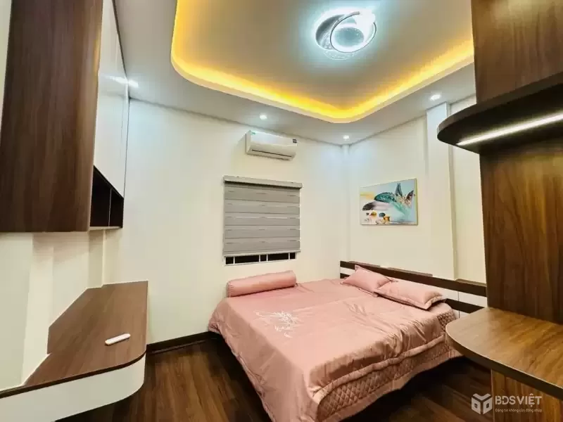 Nhà mặt phố Hoàng Quốc Việt 47m2, 7 tầng thang máy, kinh doanh sầm uất