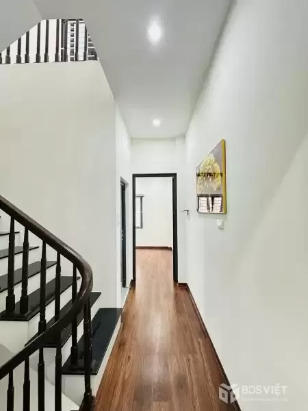 Nhà mặt phố Hoàng Quốc Việt 47m2, 7 tầng thang máy, kinh doanh sầm uất
