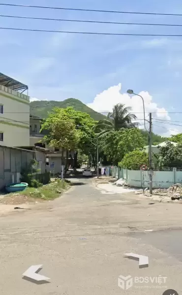NHÀ 2 TẦNG ĐƯỜNG 10 MÉT HÒN RỚ 1 - THÔNG THẲNG RA BỜ KÈ - CHỈ 4 TỶ 500 