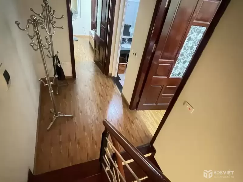 Nhà mới Đông Ngạc 42m2, 5 tầng, sân ô tô, gần Phạm Văn Đồng