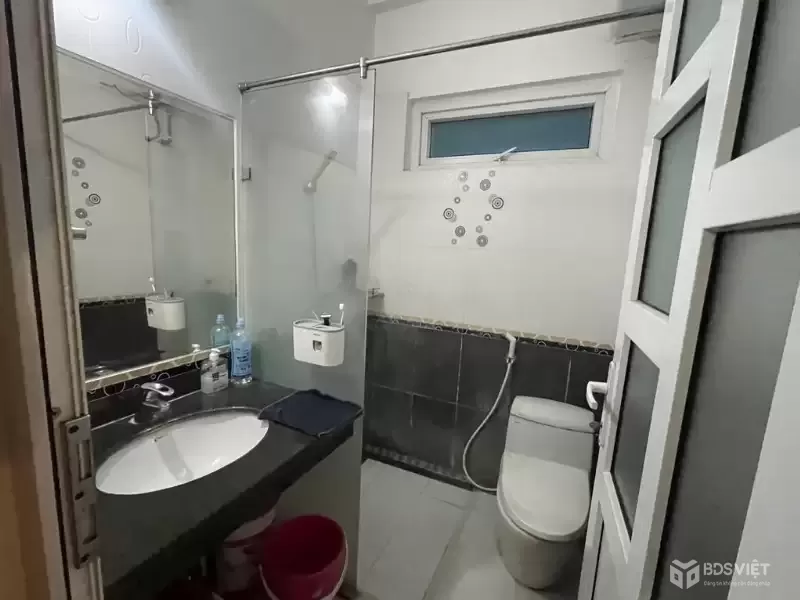 Nhà mới Đông Ngạc 42m2, 5 tầng, sân ô tô, gần Phạm Văn Đồng