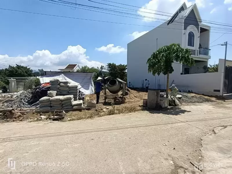 Lô góc 2 mặt tiền đường 2 ô tô né nhau. Thôn Đông Dinh ,Diên Toàn giáp ranh Diên An.