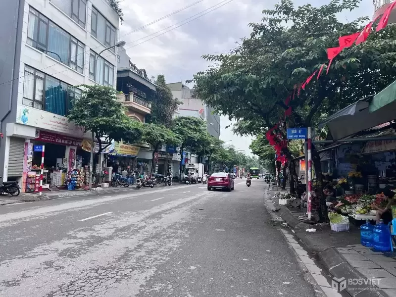 BÁN ĐẤT SIÊU VIP 1 NHÀ RA MẶT PHỐ VIỆT HƯNG - ĐẦU TƯ TỐT