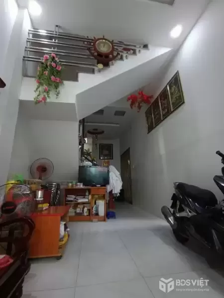 Bán nhà Trịnh Đình Trọng - SD 388m2 sàn, ngang 4m3 - Hẻm 10m xe tải thông