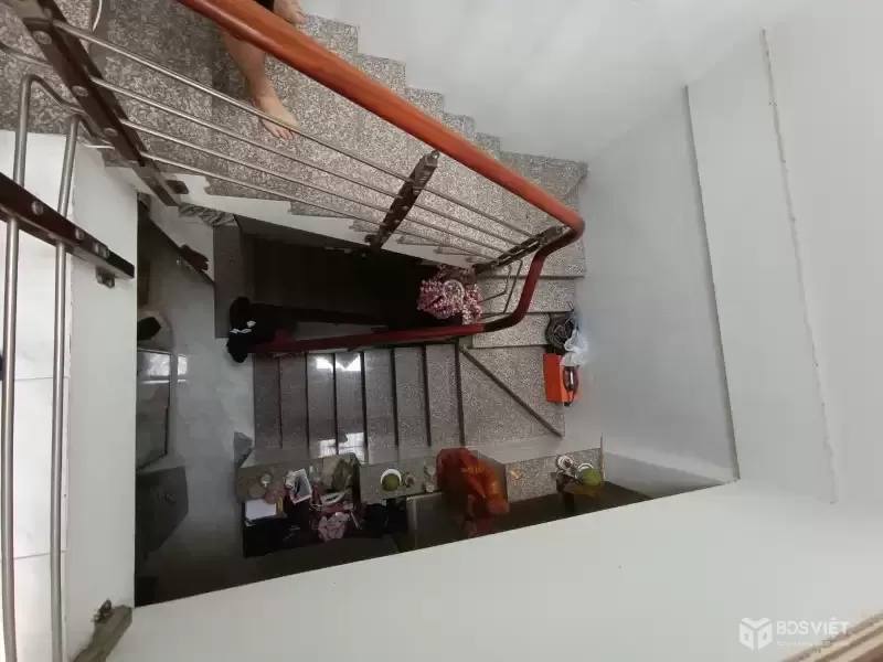 Bán nhà Trịnh Đình Trọng - SD 388m2 sàn, ngang 4m3 - Hẻm 10m xe tải thông