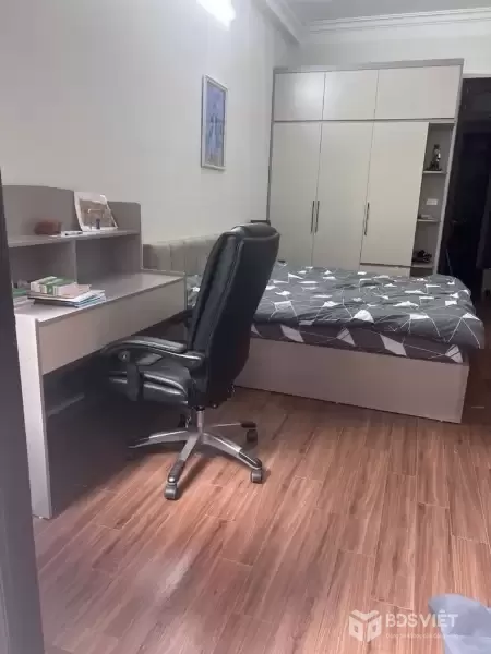 DỊCH VỌNG CẦU GIẤY 68M x5 TẦNG 15,5 TỶ NGÕ THẲNG,GẦN PHỐ,LÔ GÓC,Ô CHỜ THANG MÁY