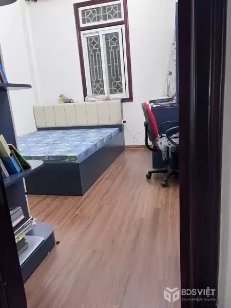 DỊCH VỌNG CẦU GIẤY 68M x5 TẦNG 15,5 TỶ NGÕ THẲNG,GẦN PHỐ,LÔ GÓC,Ô CHỜ THANG MÁY