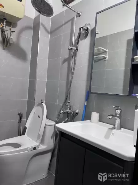 DỊCH VỌNG CẦU GIẤY 68M x5 TẦNG 15,5 TỶ NGÕ THẲNG,GẦN PHỐ,LÔ GÓC,Ô CHỜ THANG MÁY