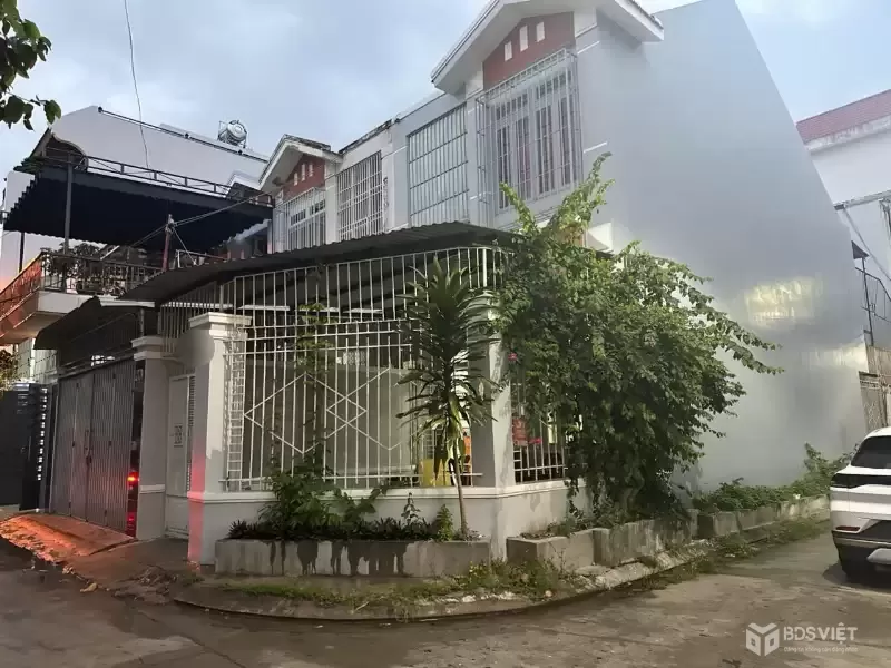 Nhà 2 tầng 2 MT cách đường Điện Biên Phủ chỉ 1 căn nhà: