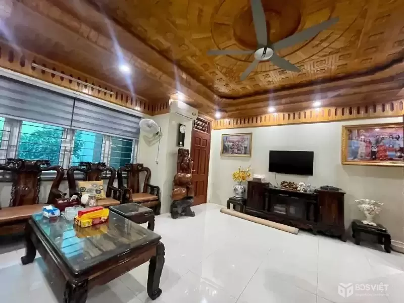 Bán nhà Hoàng Quốc Việt, 40m2, 6 tầng, thang máy xịn