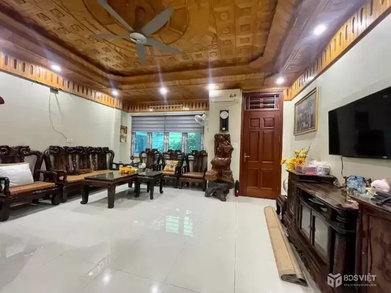 Bán nhà Hoàng Quốc Việt, 40m2, 6 tầng, thang máy xịn