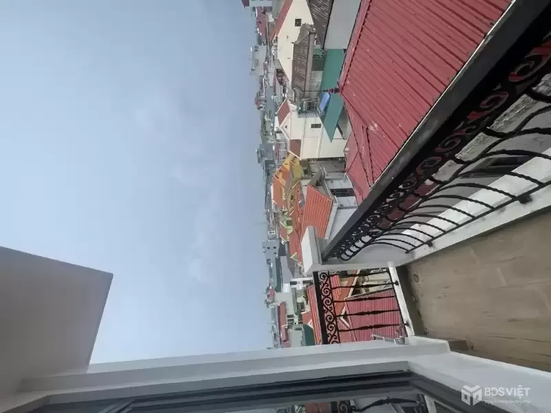 Bán nhà Quan Hoa, 42m2, 6 tầng, thang máy, view sông Tô Lịch cực thoáng