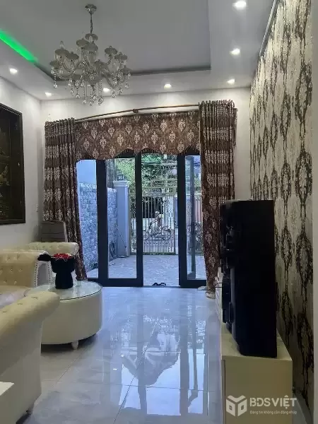 BÁN GẤP NHÀ 3 TẦNG VŨ TRỌNG PHỤNG - 7,X TỶ ĐỒNG - LH: 0917361553*