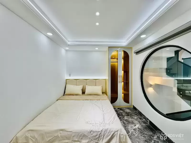 BÁN NHÀ 3 LẦU GẦN NGAY CHỢ ỦY BAN, TRƯỜNG HỌC BÌNH TÂN 