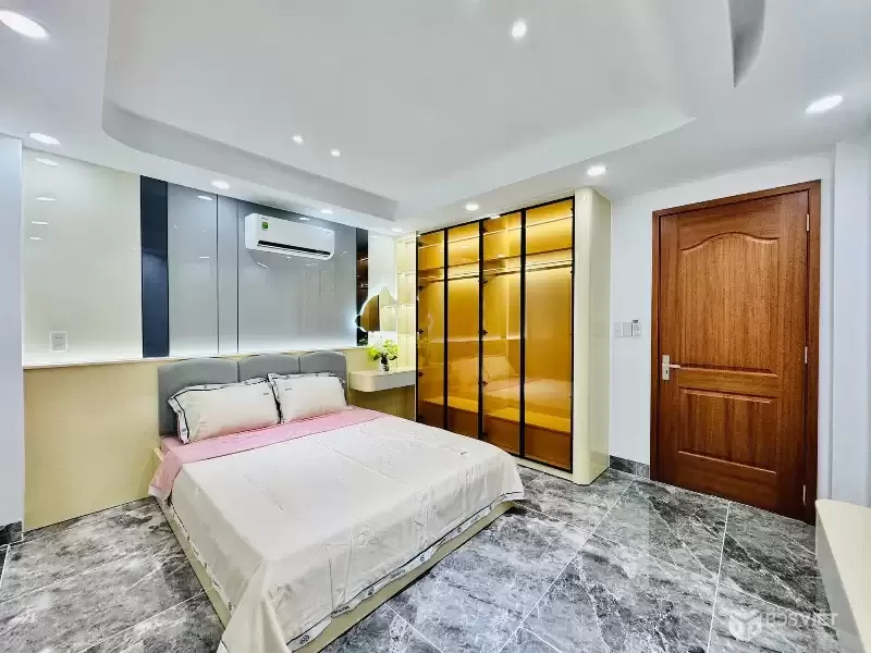 BÁN NHÀ 3 LẦU GẦN NGAY CHỢ ỦY BAN, TRƯỜNG HỌC BÌNH TÂN 