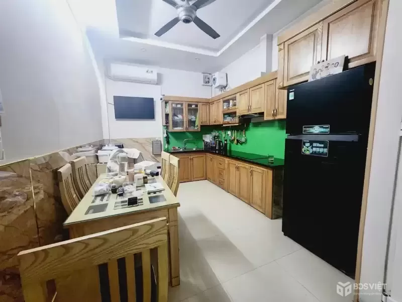 Bán Nhà Đội Cấn 44m2. 5 tầng. mặt tiền 3m. giá 10.8 tỷ Ba Đình Hà Nội