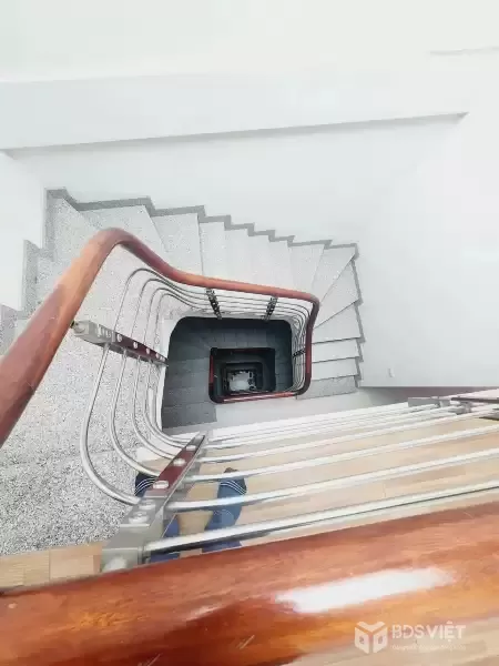 Bán Nhà Đội Cấn 44m2. 5 tầng. mặt tiền 3m. giá 10.8 tỷ Ba Đình Hà Nội