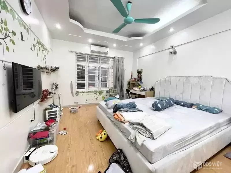 Bán Nhà Hoàng Hoa Thám 43m2. 5 tầng. mặt tiền 3.9m. giá 9.4 Tỷ Ba Đình Hà Nội