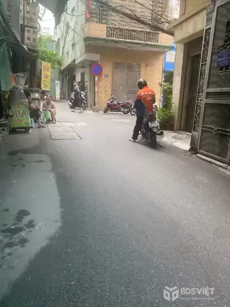 Bán Nhà Xã Đàn2. 54m2. 5 tầng. mặt tiền 4.2m. giá 16.3 tỷ Đống Đa Hà Nội