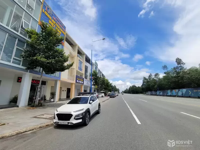 Nhà Phố Lô Góc 4Tầng Mặt Đường Lê Lợi Ngay Sát TT HC TP Mới Bình Dương Cơ Sở 2 TP Hồ Chí Minh