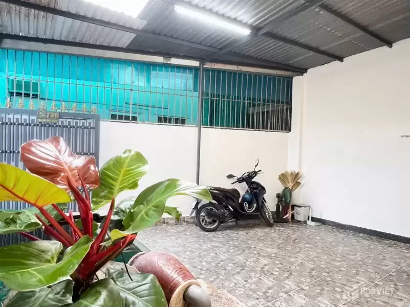 Căn nhà hẽm Cầu Dứa Phú Nông ngay Trung tâm phường Tây Nha Trang chỉ cần xách Valy vào ở:
