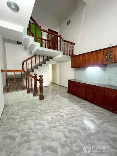 Nhà 3 tầng mái Thái mặt tiền đường Trường Sơn, Vĩnh Trường, Nha Trang sát bên chung cư PH, ra biển 900m